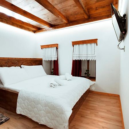 Duplex Apartment Viktoria Gjirokastër Exteriör bild